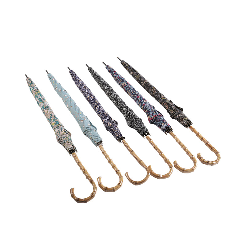 Pongee ลักษณะสวยงามพร้อมร่มตรงเคลือบ UV-0E6B0304