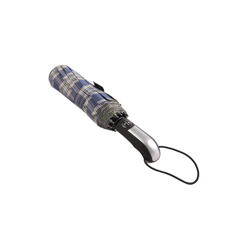 ร่มพับสามตอนลายสก็อตสีเข้ม-0E6B0533